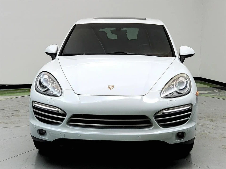2014 Porsche 958 Cayenne - Image 2 of 12