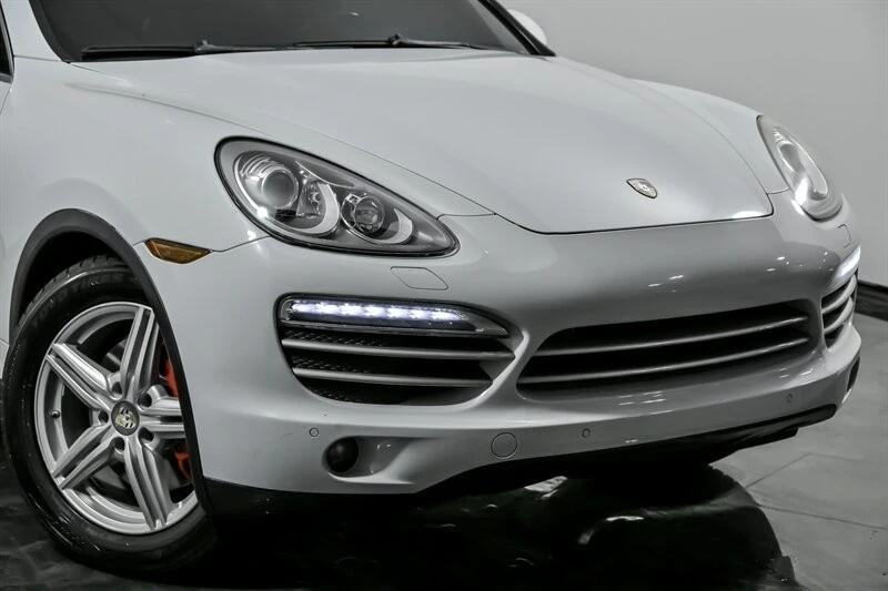 2014 Porsche 958 Cayenne - Image 2 of 12