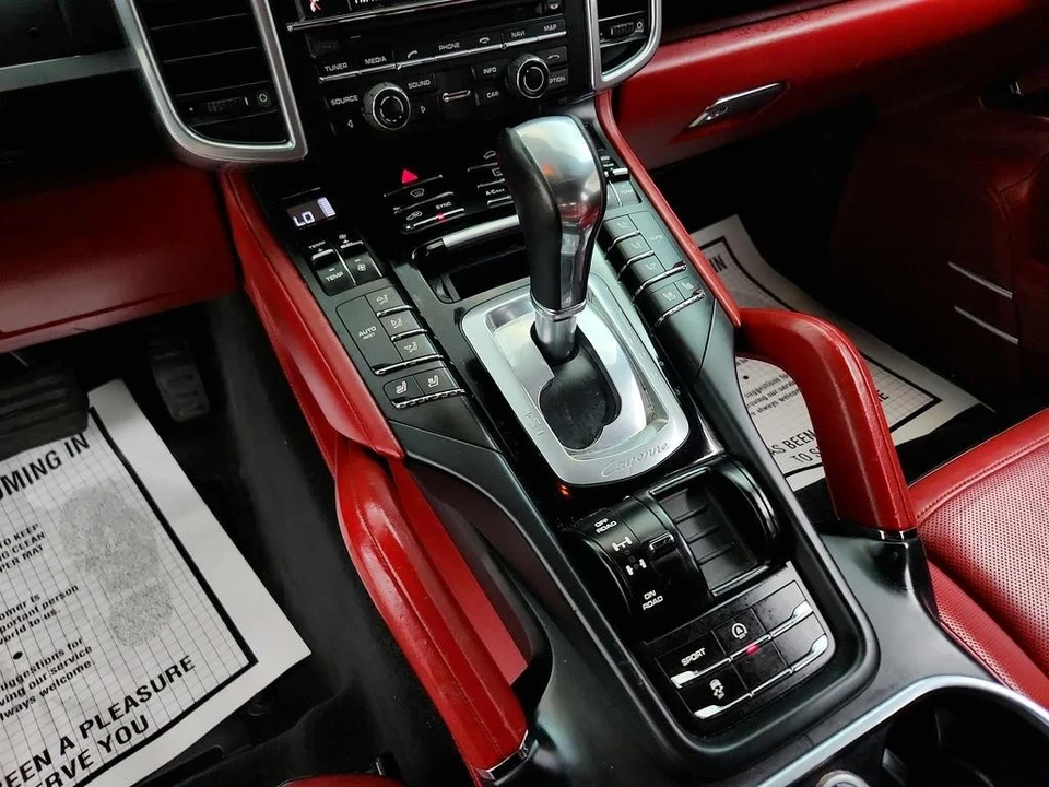 2014 Porsche 958 Cayenne - Image 16 of 21