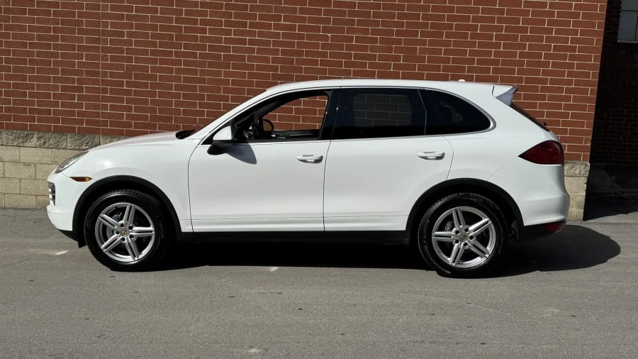 2014 Porsche 958 Cayenne - Image 2 of 13