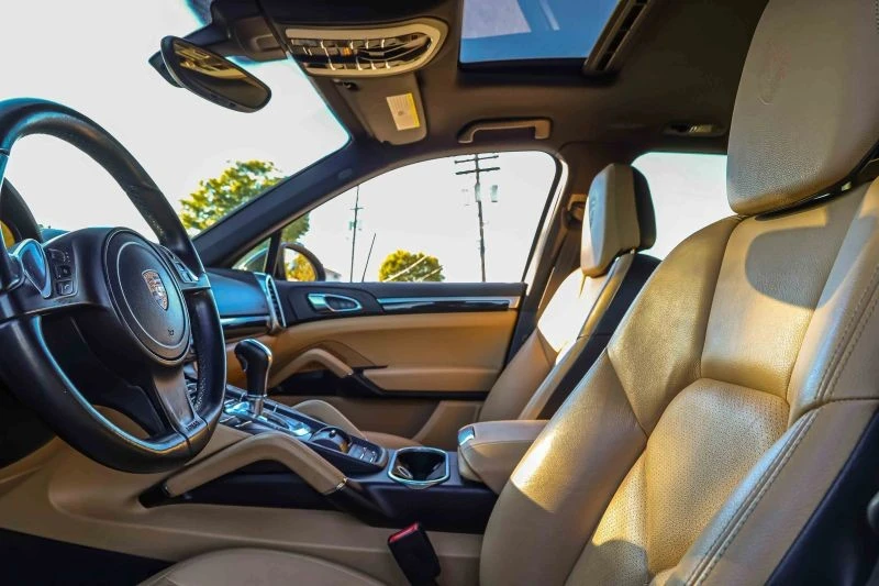 2014 Porsche 958 Cayenne - Image 9 of 12