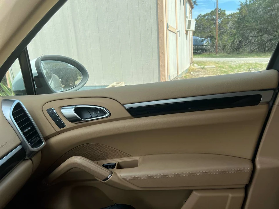 2014 Porsche 958 Cayenne - Image 8 of 20