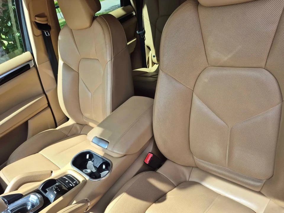 2014 Porsche 958 Cayenne S - Image 9 of 10