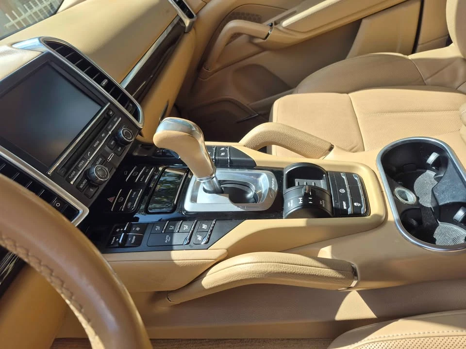2014 Porsche 958 Cayenne S - Image 10 of 10