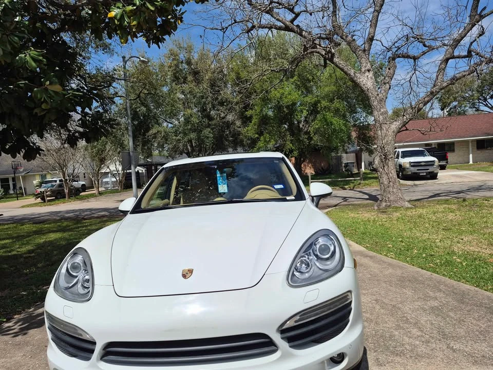 2014 Porsche 958 Cayenne S - Image 2 of 10