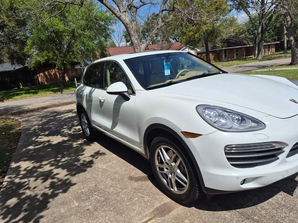 2014 Porsche 958 Cayenne S - Image 3 of 10