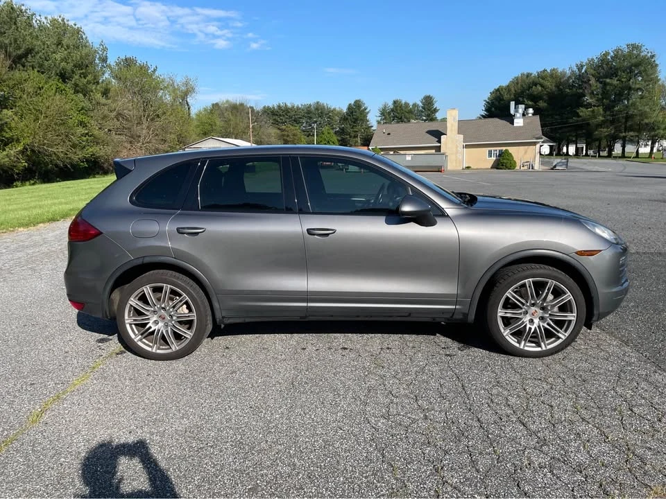 2014 Porsche 958 Cayenne S - Image 4 of 10