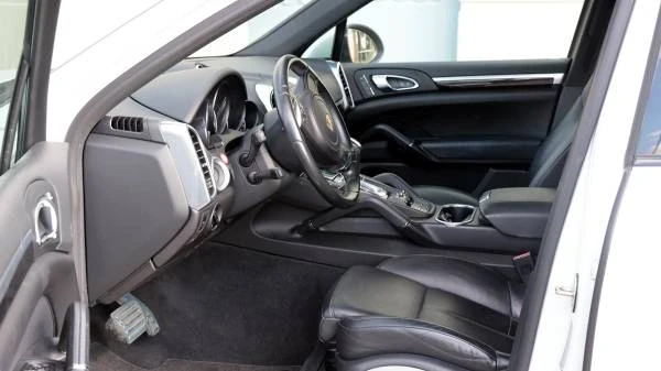 2014 Porsche 958 Cayenne S - Image 9 of 14