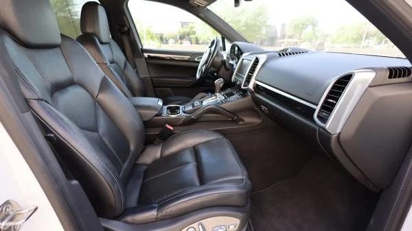 2014 Porsche 958 Cayenne S - Image 8 of 14