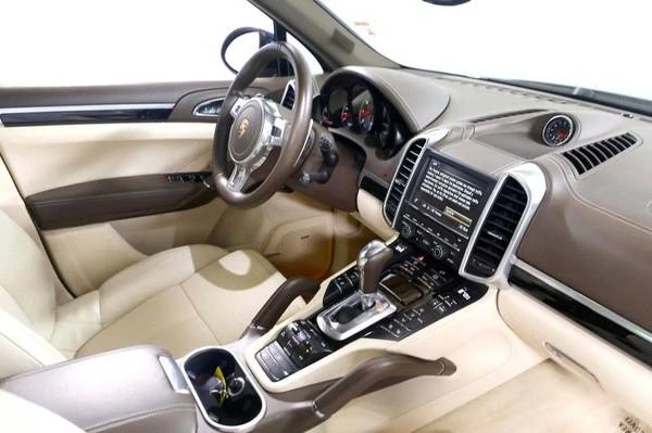 2014 Porsche 958 Cayenne S - Image 8 of 13