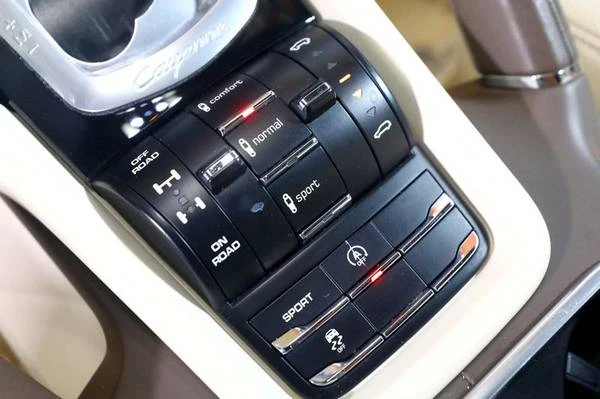2014 Porsche 958 Cayenne S - Image 10 of 13