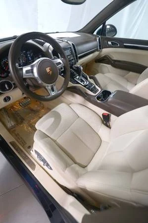 2014 Porsche 958 Cayenne S - Image 9 of 13