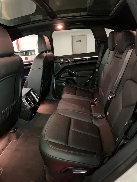 2014 Porsche 958 Cayenne S - Image 6 of 8