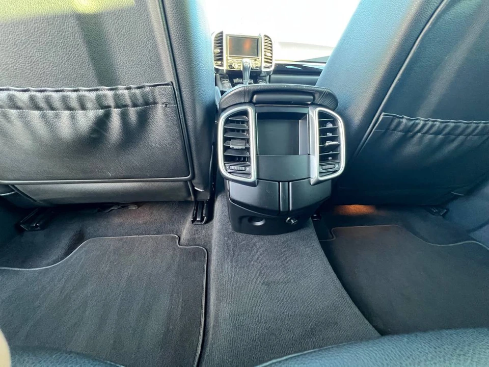 2014 Porsche 958 Cayenne S - Image 20 of 24