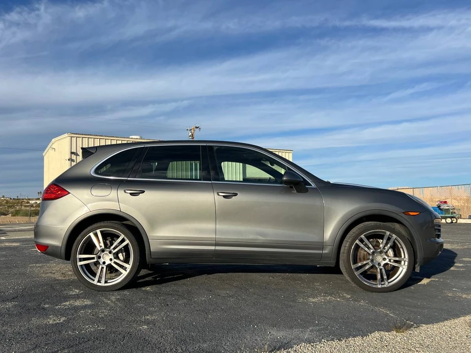 2014 Porsche 958 Cayenne S - Image 8 of 24