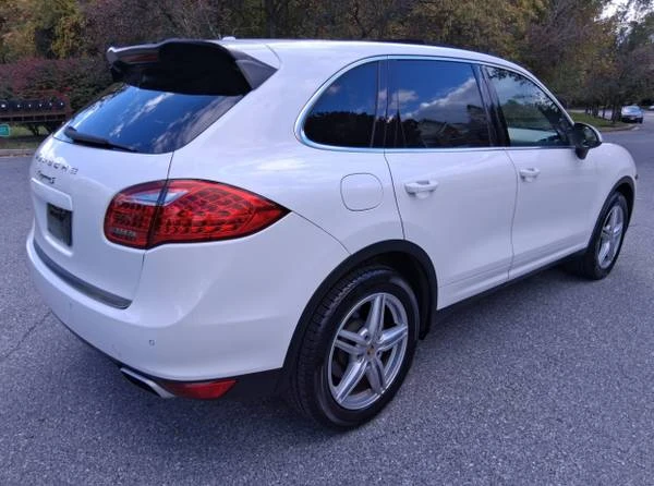 2014 Porsche 958 Cayenne S - Image 6 of 10