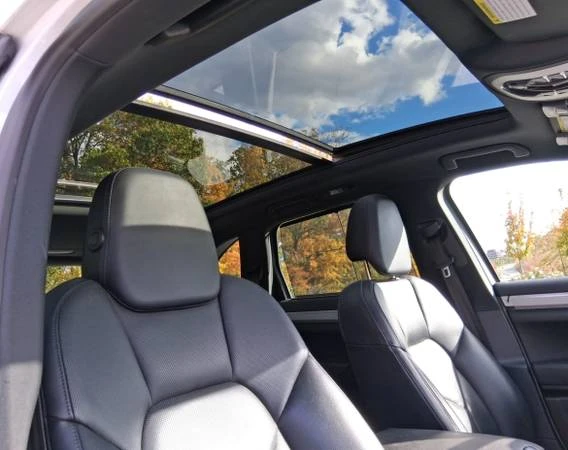 2014 Porsche 958 Cayenne S - Image 9 of 10