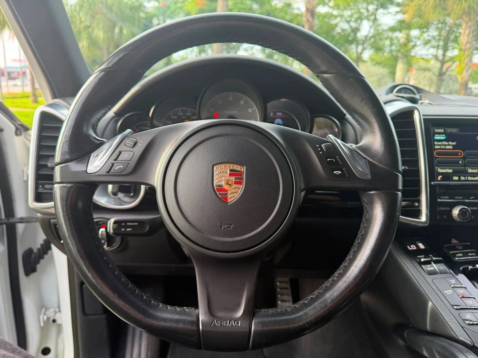2014 Porsche 958 Cayenne S - Image 13 of 17