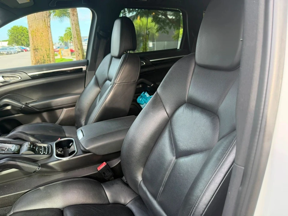 2014 Porsche 958 Cayenne S - Image 8 of 17
