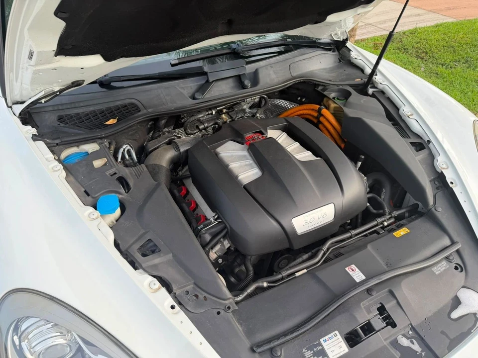 2014 Porsche 958 Cayenne S - Image 17 of 17