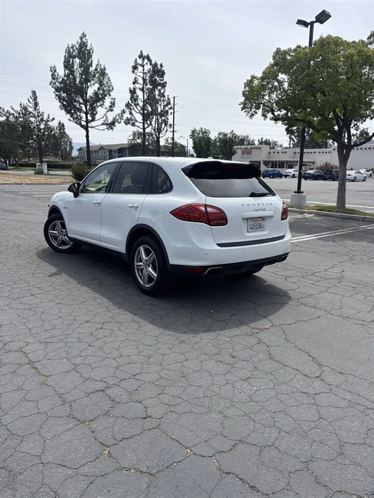 2014 Porsche 958 Cayenne S - Image 4 of 16
