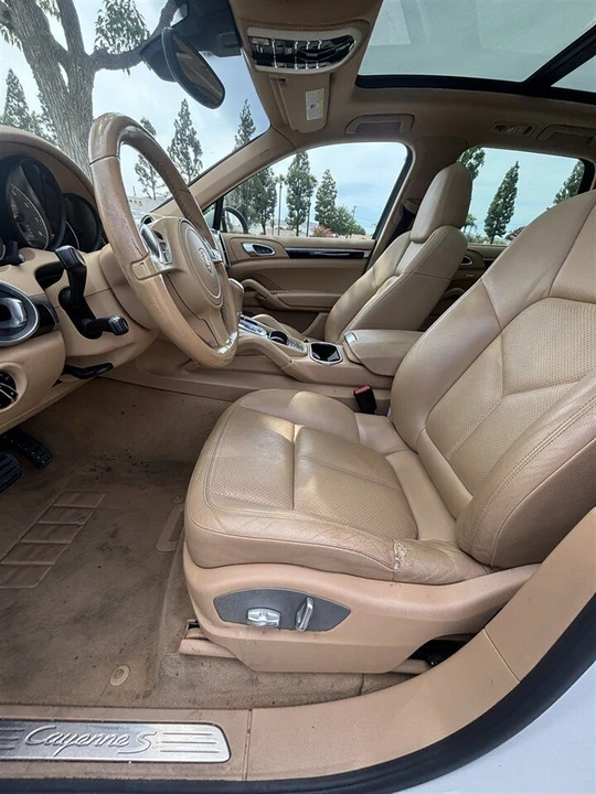 2014 Porsche 958 Cayenne S - Image 8 of 16