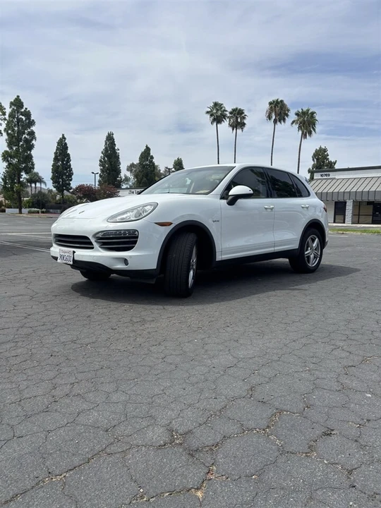 2014 Porsche 958 Cayenne S - Image 3 of 16