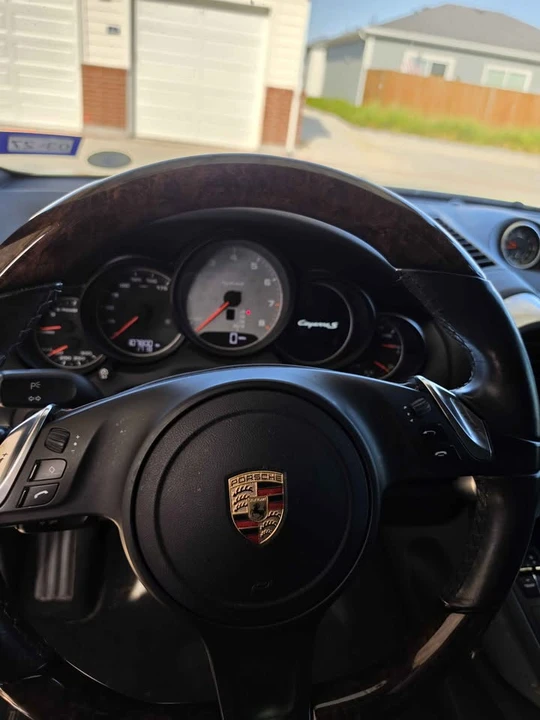 2014 Porsche 958 Cayenne S - Image 2 of 7