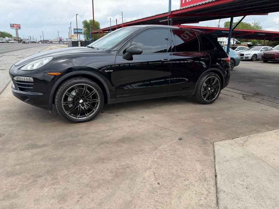2014 Porsche 958 Cayenne S - Image 3 of 13