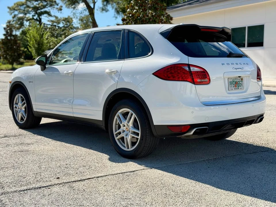 2014 Porsche 958 Cayenne S - Image 4 of 17
