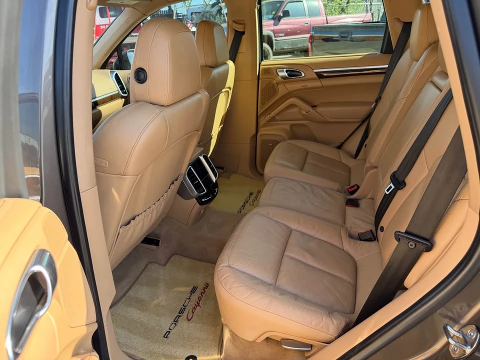 2014 Porsche 958 Cayenne S - Image 8 of 12