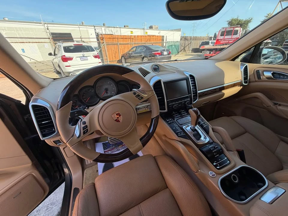 2014 Porsche 958 Cayenne S - Image 10 of 12