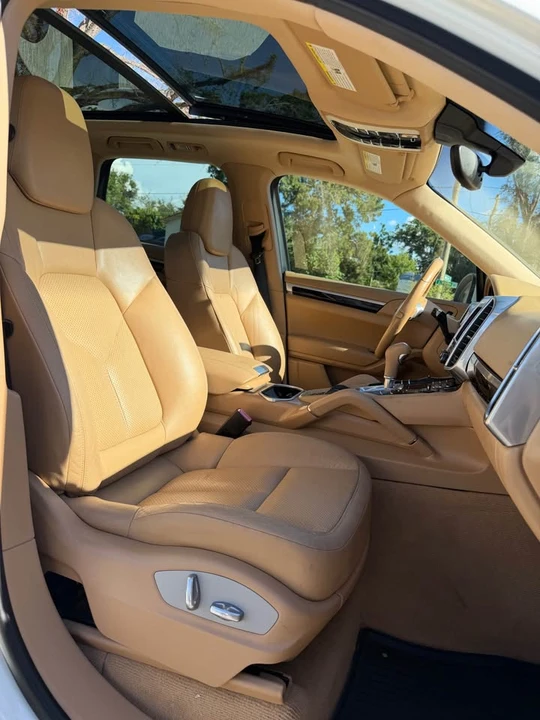 2014 Porsche 958 Cayenne S - Image 11 of 17