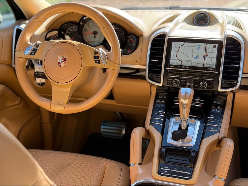 2014 Porsche 958 Cayenne S - Image 14 of 17