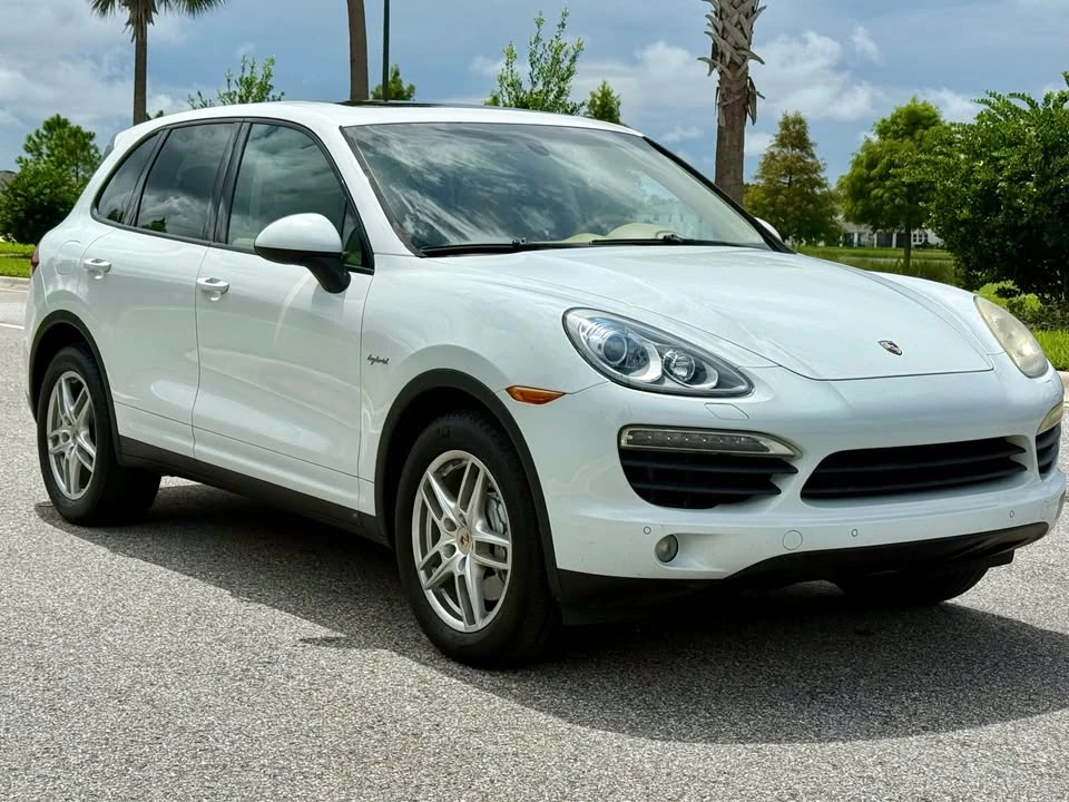 2014 Porsche 958 Cayenne S - Image 2 of 20