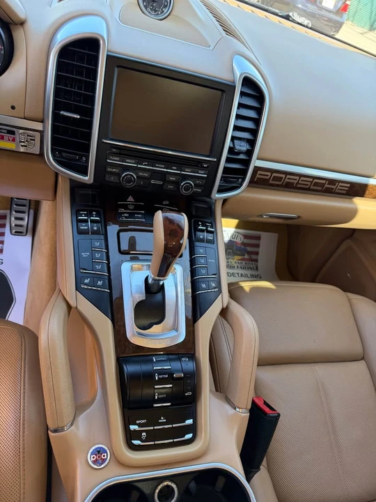 2014 Porsche 958 Cayenne S - Image 11 of 12