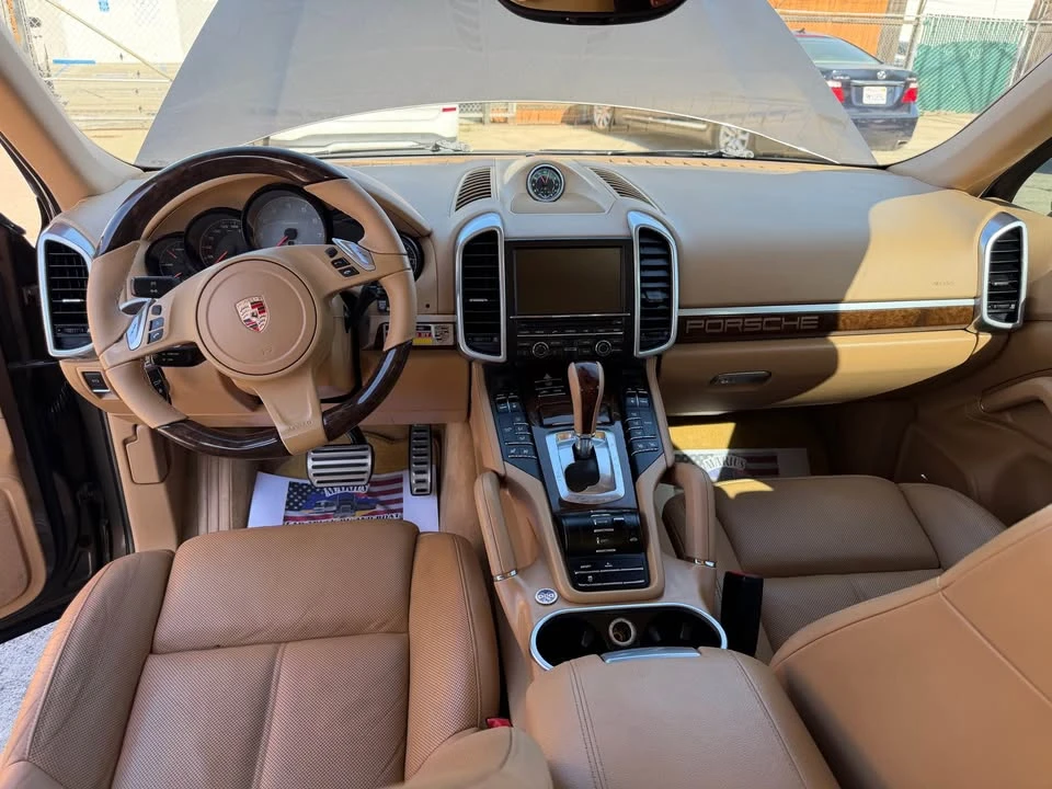 2014 Porsche 958 Cayenne S - Image 9 of 12