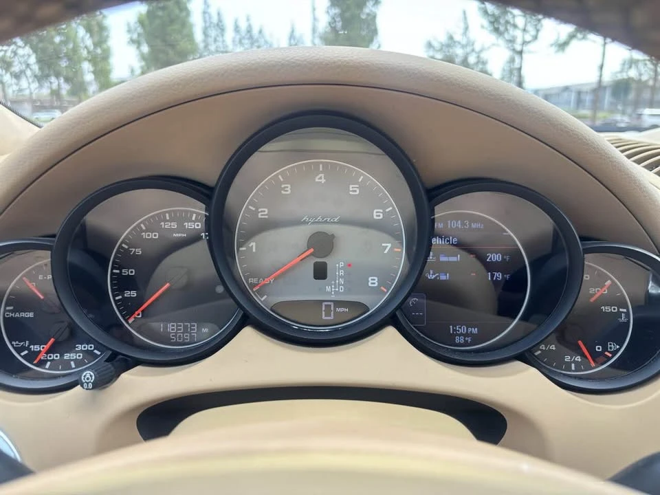 2014 Porsche 958 Cayenne S - Image 14 of 15