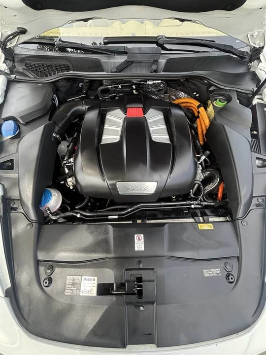 2014 Porsche 958 Cayenne S - Image 13 of 15