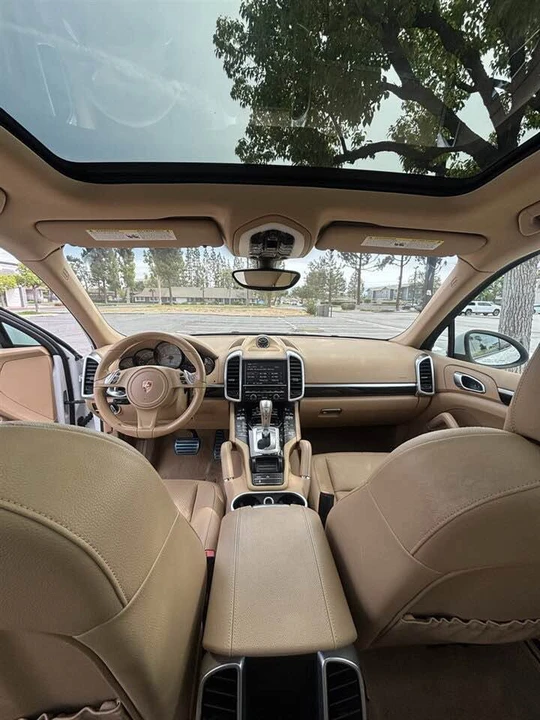 2014 Porsche 958 Cayenne S - Image 8 of 15
