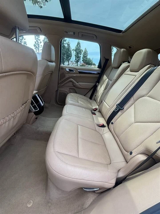 2014 Porsche 958 Cayenne S - Image 9 of 15