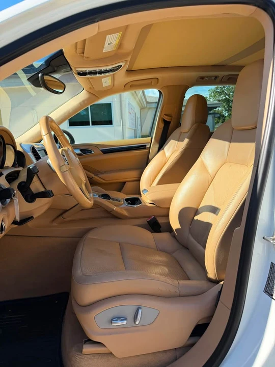 2014 Porsche 958 Cayenne S - Image 9 of 16