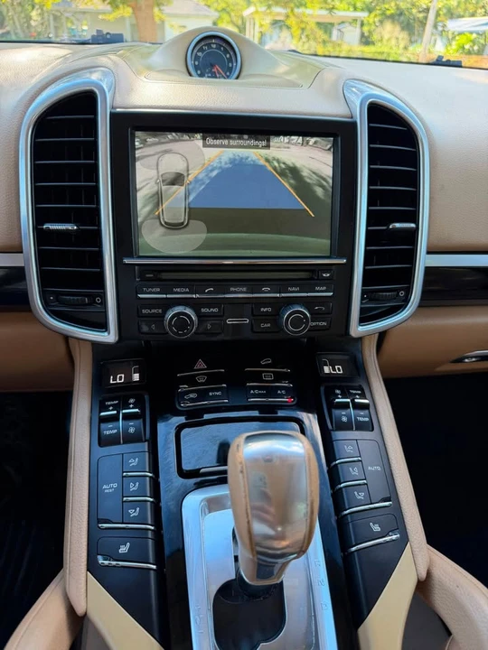 2014 Porsche 958 Cayenne S - Image 14 of 16