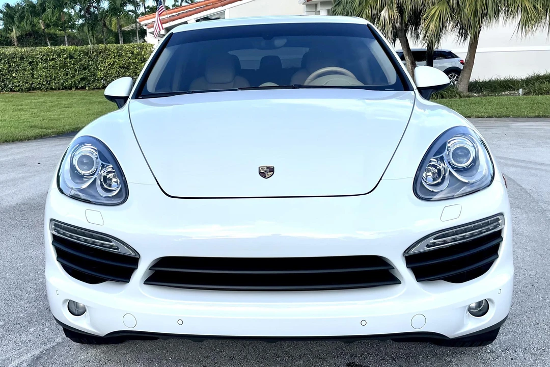 2014 Porsche 958 Cayenne S - Image 2 of 31