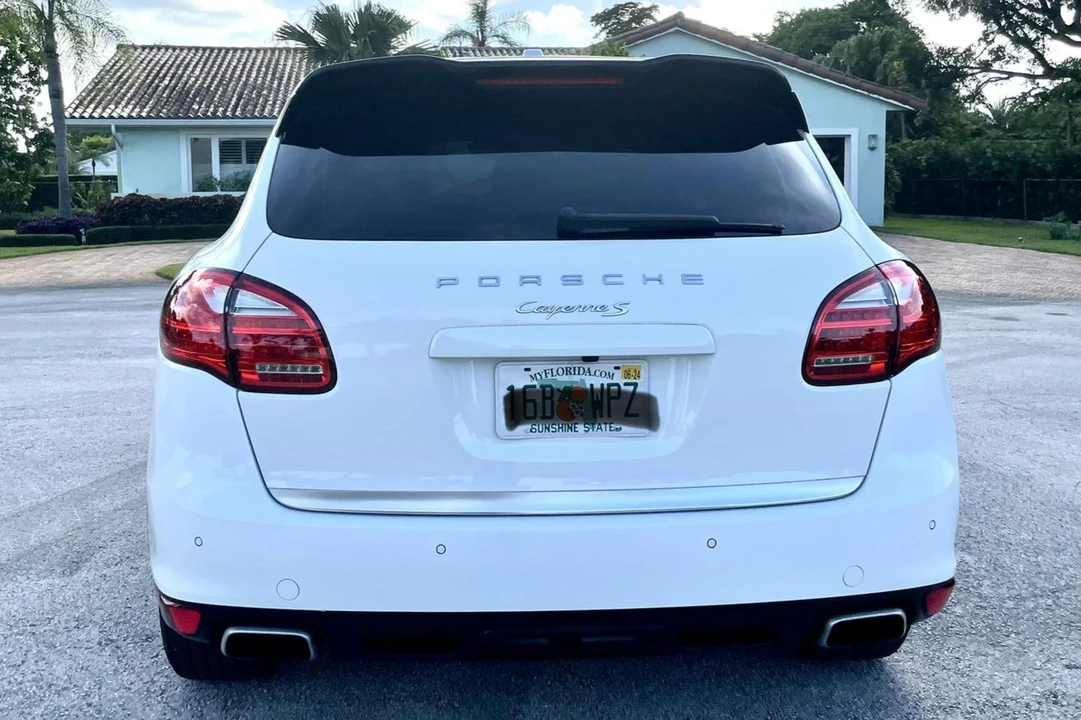 2014 Porsche 958 Cayenne S - Image 5 of 31