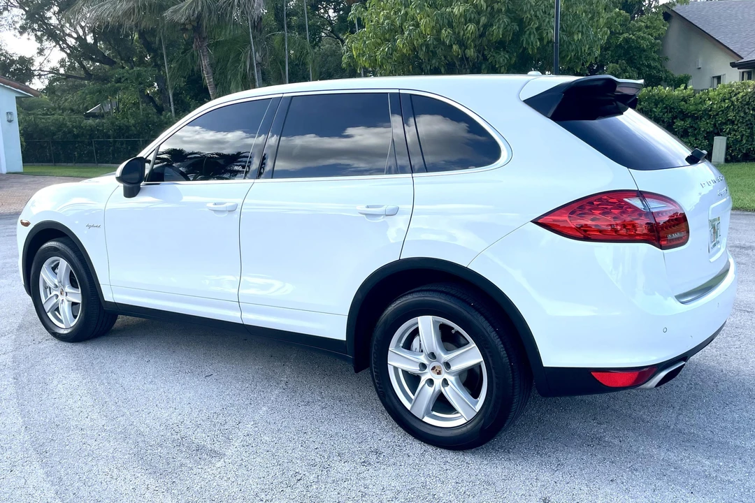 2014 Porsche 958 Cayenne S - Image 4 of 31