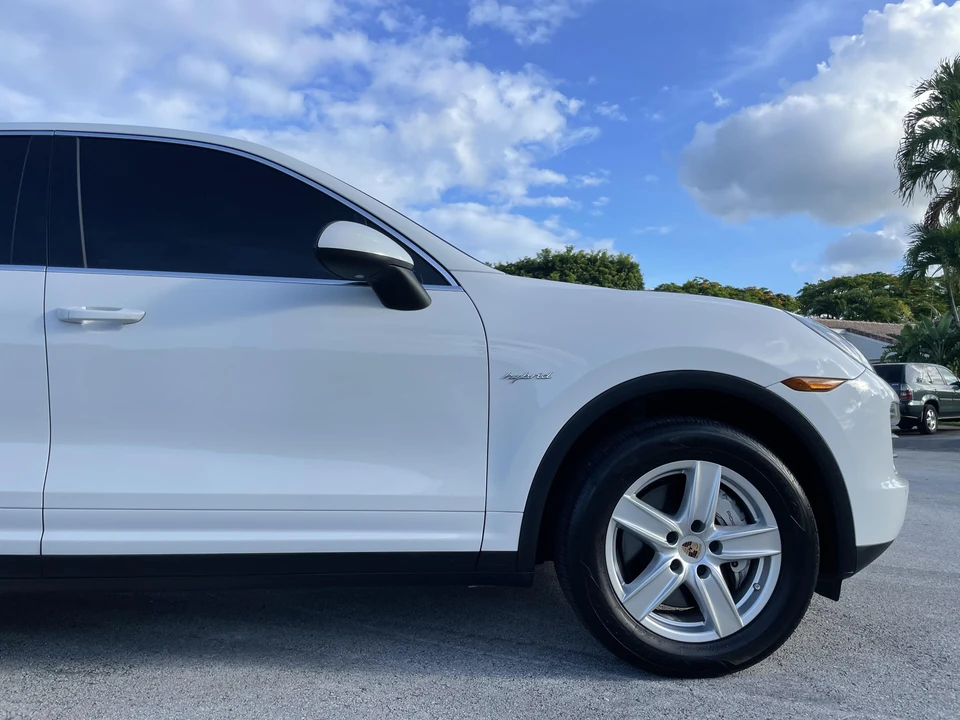 2014 Porsche 958 Cayenne S - Image 26 of 31