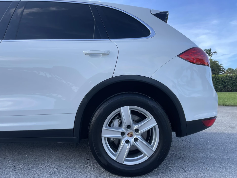 2014 Porsche 958 Cayenne S - Image 20 of 31