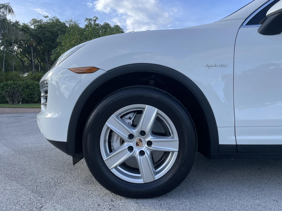 2014 Porsche 958 Cayenne S - Image 19 of 31