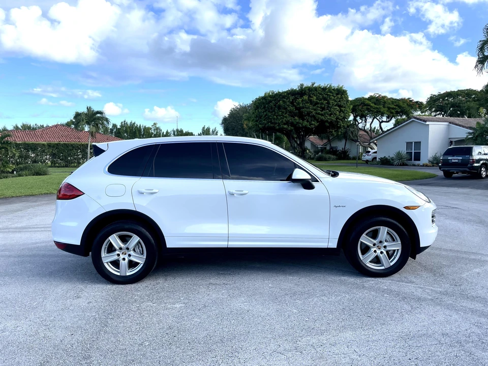 2014 Porsche 958 Cayenne S - Image 11 of 31